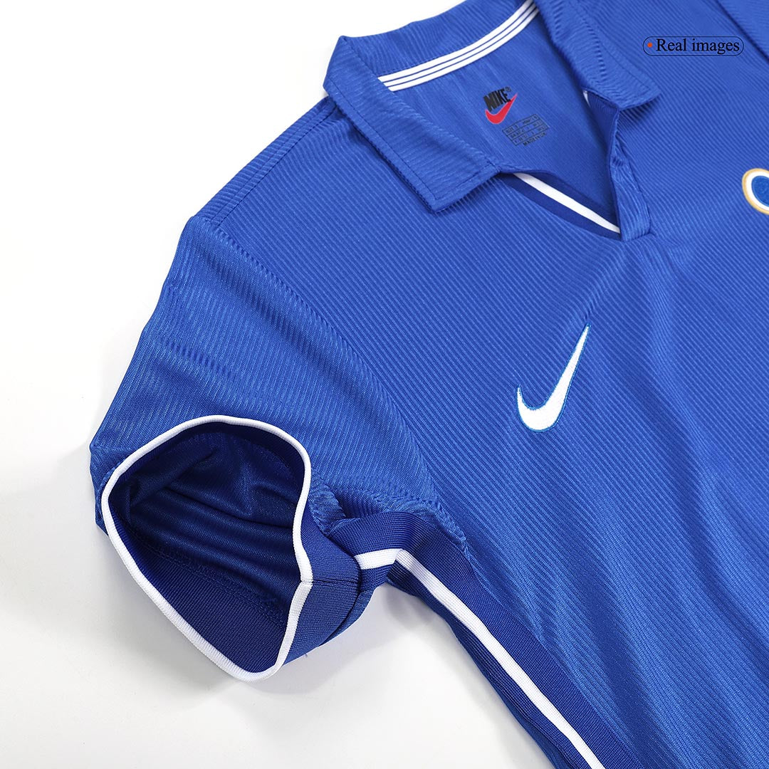 Retro BAGGIO R. #18 1998 Italy Home Soccer Jersey - Image 3
